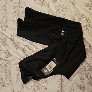 Under Armour women's size Medium compression heatgear leggings NWT
